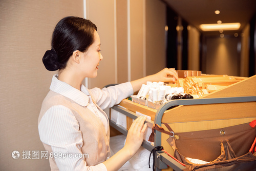 优化酒店管理 高效整理与使用客房清洁推车