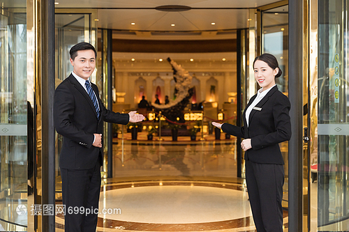 专业形象，精致服务 酒店与餐饮管理中的接待艺术